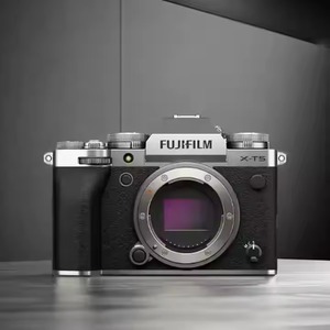 NOUVEAU Fujifilm X-T4 Appareil Photo Numérique Hybride Original avec Objectif 18-55mm, Neuf et Prêt à être Expédié - Product Image 1