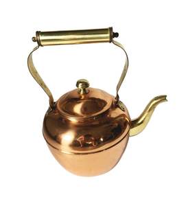 Théière en métal design avec surface polie brillante pour le service du thé élégant et le style intérieur de la maison - Product Image 3