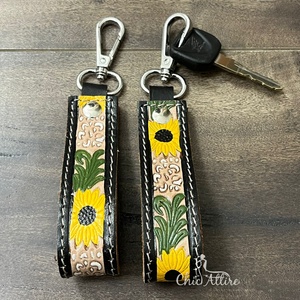 Porte-clés personnalisé en cuir véritable, design floral, artisanal, en cuir de vache véritable, porte-clés de poignet mignon, accessoire unisexe - Product Image 1