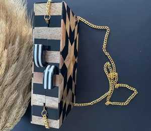 Pochette élégante en bois, imitation perle, plaqué or, luxe, papillon, charme solide, pochette complète, design créatif pour femmes, mariage - Product Image 1