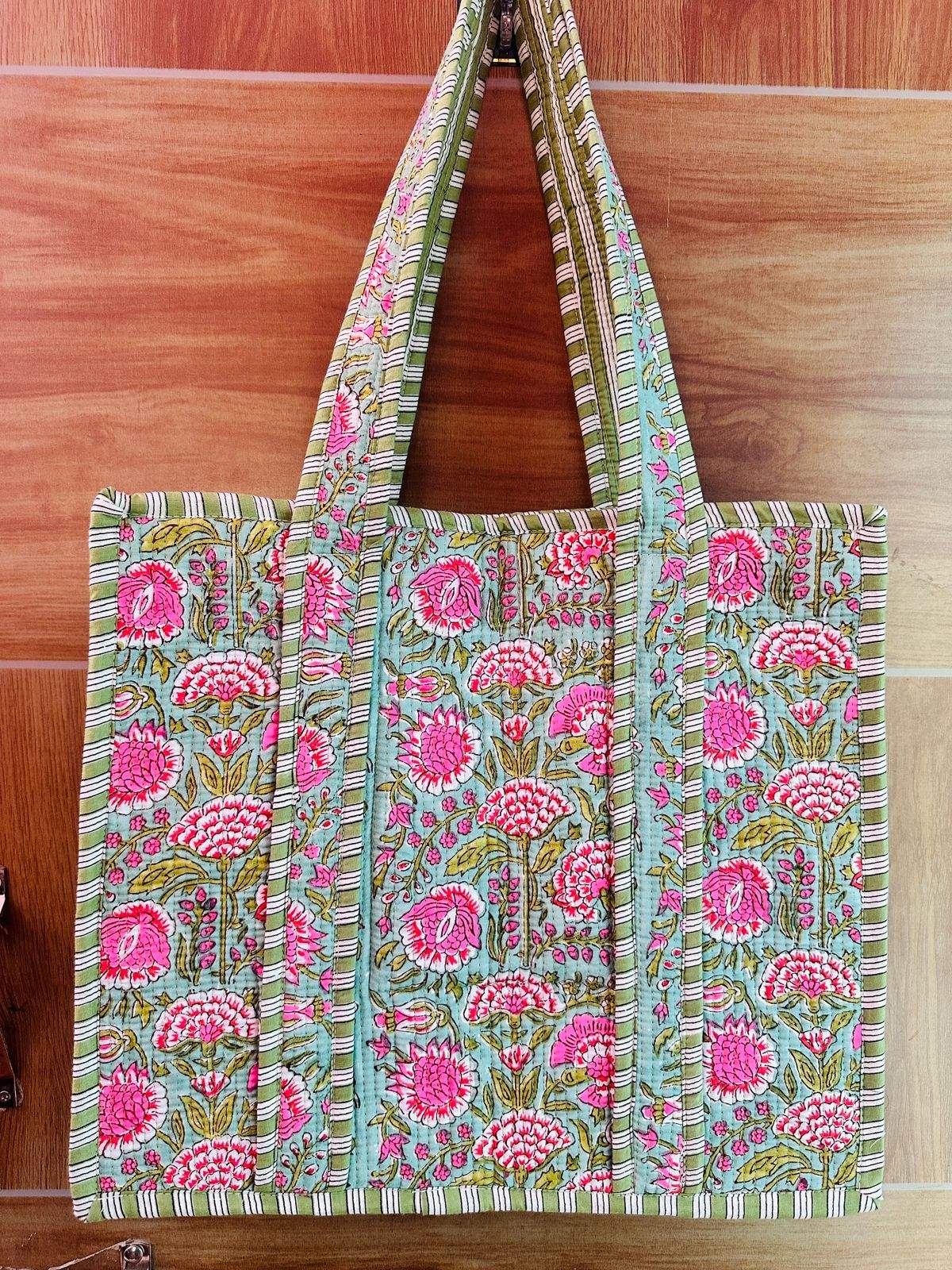 ตามที่แสดงในภาพ