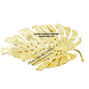 Bandeja de aluminio en forma de hoja de arce para decoración del hogar, bandeja decorativa de hoja dorada para decoración de boda, bandeja dorada para Hotel de nuevo estilo - Product Image 1