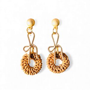 Boucles d'oreilles pendantes en rotin faites à la main, vintage, écologiques, en matériaux naturels, bijoux pour femmes en provenance du Vietnam - Product Image 1