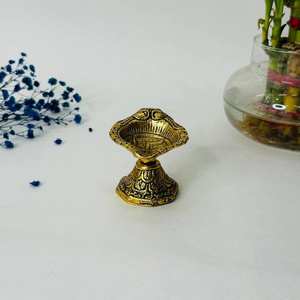 Mejor precio decoración del hogar difusor de incienso religioso aluminio latón Diya técnica pulida T-Light titular nuevo difusor de aromaterapia - Product Image 1