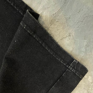 เสื้อยืดโอเวอร์ไซส์สไตล์วินเทจสำหรับทุกเพศ ขายส่ง ปรับแต่งได้ พิมพ์ลายแบบ Acid Wash ผ้าฝ้าย 100% น้ำหนักผ้า 240 กรัม ลายกราฟิกขนาดใหญ่ - Product Image 3