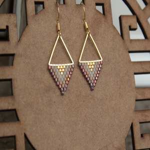 ต่างหูประดับลูกปัดทองเหลืองทรงสามเหลี่ยมดีไซน์เนอร์เครื่องประดับทันสมัยสำหรับผู้หญิงและเด็กผู้หญิงสวมใส่ในงานแต่งงานงานปาร์ตี้ - Product Image 2