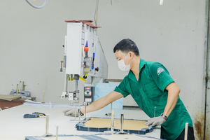 Aristino Golf Chemise à manches courtes en mélange de polyester tissé blanc pour homme APSG27AS1 Design solide Vente à prix chaud - Product Image 6