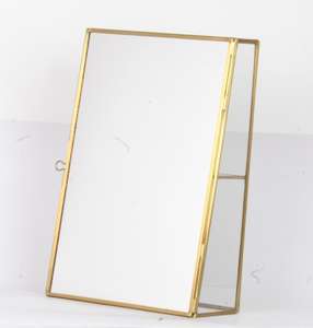 Estante Decorativo con Espejo Hecho de Latón y Espejo/Vidrio Utilizado para Decoración del Hogar, Exhibición y Almacenamiento, Proveedor de la India - Product Image 1