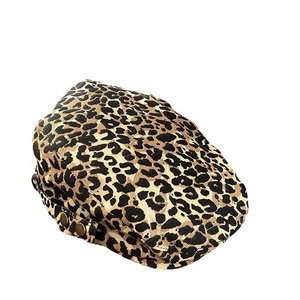 Femmes rétro avant béret Niche Design sens mode imprimé léopard chapeau personnalisable en gros pour vêtements de plage - Product Image 2