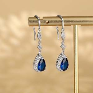 Boucles d'oreilles pendantes en argent sterling de forme poire Jeulia - Product Image 5