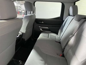 2022 T-oyota Tundra SR5 4dr CrewMax 4WD SB avec lit de 5.5 'soigneusement utilisé - Product Image 5