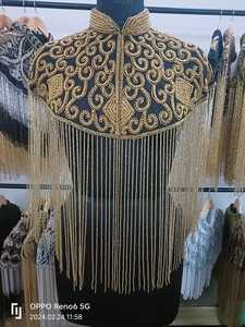 Élégante Cape Burlesque à Paillettes et Perles, Design Scintillant, Fermeture au Cou, Vêtement Festif en Polyester pour Adulte, Exportation Chandni - Product Image 4