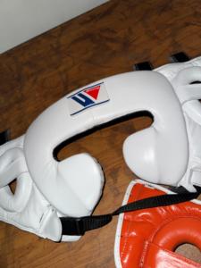 Vente en gros de protège-tête de boxe de qualité supérieure en cuir véritable personnalisé disponible - Product Image 2