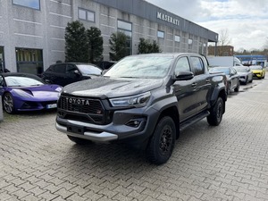 Toyota Hilux 2025 Automatique Essence/Pétrole SUV Euro II Émissions 75k-100k Miles Sièges en Cuir Toit Ouvrant Phares LED - Product Image 2