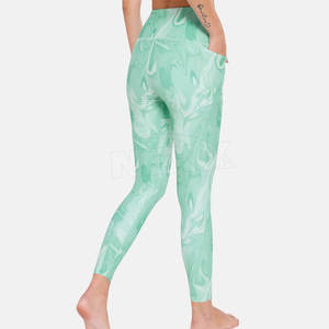 Pantalones de yoga con cintura elástica para mujer, venta al por mayor, estampado por sublimación, mallas con fruncidos glúteos, mallas con patrón sólido para mujer - Product Image 3