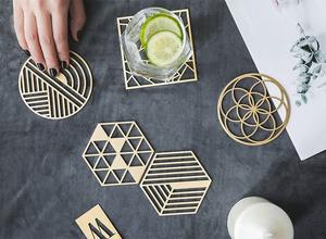 Élégant sous-verre rond en métal pour un look élégant et moderne idéal pour protéger vos meubles et améliorer la décoration Élégant métallique - Product Image 2