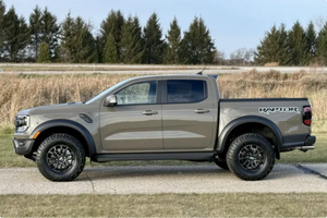 LISTO PARA CONDUCIR - USADO, VOLANTE A LA IZQUIERDA |   CONDUCCIÓN DERECHA |   Ford Ranger Raptor 2025 - Product Image 2