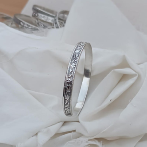 Brazalete apilable hecho a mano Vintage con textura de flor chapada en plata de ley 925, joyería de moda para mujer, proveedores al por mayor - Product Image 2