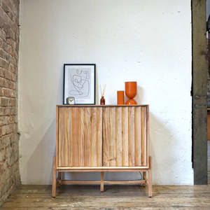 Aparador de 2 puertas de madera maciza de Acacia Oskar - Product Image 5