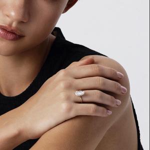 Anillo de Diamante Cultivado en Laboratorio con Corte Ovalado Belle - Product Image 5