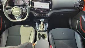 Kia Soul GT-Line IVT 2023, Sedán, Gasolina, Asientos de Cuero - Product Image 2