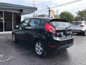 Voitures Ford Fiesta SE SE 4 portes berline d'occasion, sans accident, modèle 2016, à vendre - Product Image 3