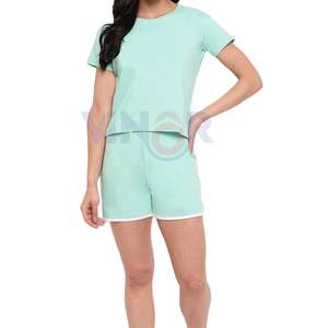 Conjuntos de camiseta y pantalones cortos de Venta caliente para mujer Camiseta cómoda de 2 piezas y conjuntos cortos para mujer en alta calidad con OEM - Product Image 1