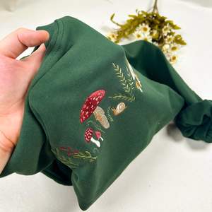 Sudadera Extra Grande con Bordado de Hongos para Mujer - Suéter de Cuello Redondo de Algodón Suave Tipo French Terry GK Leather Industries - Product Image 6