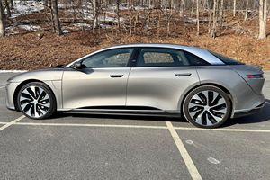 2026 L U C I D Air Touring Coche de bajo kilometraje Caja de cambios automática Dirección suave Gasolina/Eléctrico Batería de litio - Product Image 5