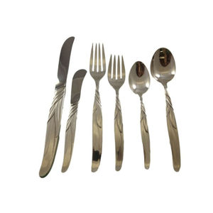 Ensemble de couverts élégants en acier inoxydable de 5 pièces avec poignées décoratives à motif de marteau Argenterie de haute qualité de style américain - Product Image 3