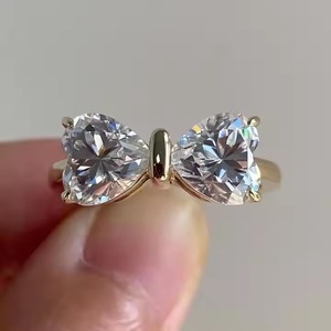 2CTW VS1 Bague en diamant cultivé en laboratoire en forme de cœur en or massif 14 carats avec nœud papillon de fiançailles - Product Image 2