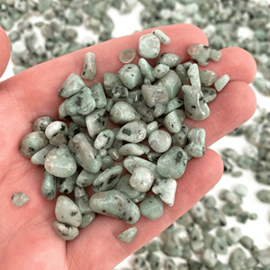 Vente en gros de chips de jaspe kiwi pierre naturelle pierre lapidaire décorative pour la fabrication de bijoux approvisionnement en vrac Chine - Product Image 2