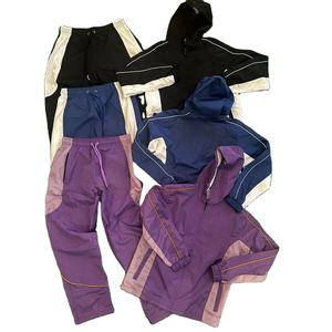 Conjunto de Dos Piezas de Chaqueta Cortavientos Transpirable Personalizada de Fábrica, Trajes Deportivos Impermeables de Alta Calidad al por Mayor para Hombre - Product Image 4