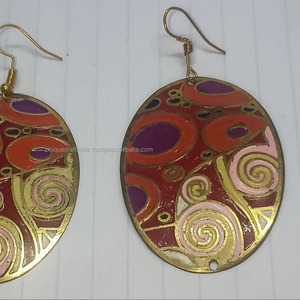 2024 boucles d'oreilles peintes en goutte de haute qualité Style pour les femmes artisanat nouveautés boucles d'oreilles en bois de conception unique - Product Image 1