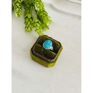 Bague en turquoise de Kingman du sud-ouest et argent sterling, taille 7.75, incrustation sertie clos sur acier inoxydable avec placage or rose 18 carats, cadeau - Product Image 3
