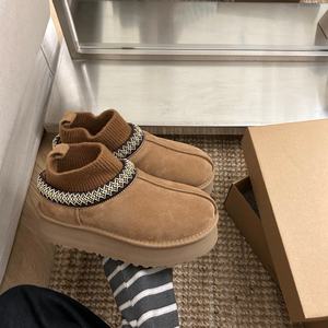 Bottes d'hiver en fourrure épaisse, chaudes et confortables, de style ethnique et à effet rehausseur, en laine, pour femmes - Product Image 1