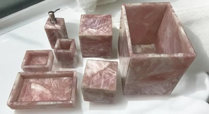 Ensemble de salle de bain en résine chic écologique par Crescent Crafts Accessoires carrés élégants, durables et fonctionnels - Product Image 4