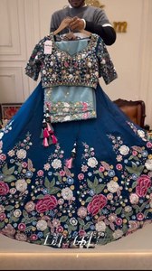 El diseñador indio más vendido tradicional Chinon seda Lehenga Choli con bordado para Bodas de fiesta de verano incluye Dupatta - Product Image 6
