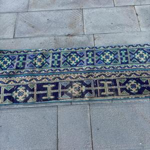 Alfombra Vintage de 1.4x5 pies, Alfombra Turca Pequeña, Alfombra Azul de Lana Marroquí - Product Image 3
