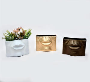 Pots de fleurs en aluminium faits à la main respectueux de l'environnement nouveau style finition antique jardinière de fleurs en métal pour la décoration. - Product Image 4