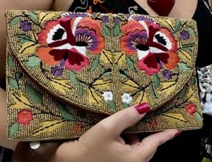 กระเป๋าคลัทช์สไตล์โบฮีเมียนปักลายไข่มุกตอนเย็นดีไซน์แฟนซีซับในงานแต่งงานงานแฮนด์เมดขายส่ง - Product Image 4
