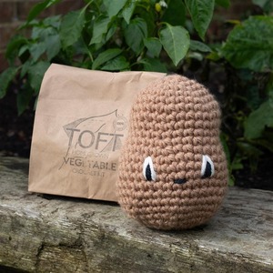 Petits jouets au crochet faits à la main-Populaire pour le soutien émotionnel Poupée en peluche farcie de pommes de terre marinées avec remplissage en coton PP - Product Image 3