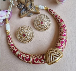 Kundan Minakari Hasli Kanthi gargantilla collar conjunto con tachuelas Rajsathani Rajwada Haar collar de boda indio - Product Image 1