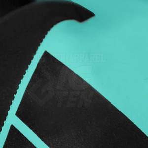 Gants de boxe en cuir professionnels pour hommes et femmes avec un design durable et un ajustement sécurisé pour l'entraînement et la pratique - Product Image 6