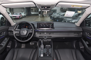 รถยนต์ปี 2025 ฮอนด้า แอคคอร์ด 5 ที่นั่ง พรีเมียม ซีดาน เกียร์ CVT สมูท ไฮบริด ประหยัดน้ำมัน ระบบความปลอดภัยขั้นสูง รถมือสองที่สะดวกสบาย - Product Image 6