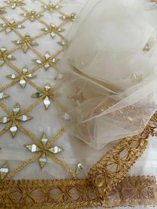 Écharpe traditionnelle en tulle rose pâle élégante, bords festonnés, personnalisable, durable, respirante, légère, séchage rapide, châle - Product Image 5