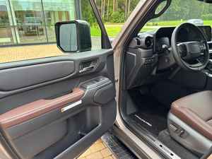 SUV Diésel 2025 4x4, Motor 2.8L, 205HP (151kW), Transmisión Automática, 5 Plazas, Tapicería de Tela Oscura, R18, Solo 10 km de Kilometraje - Product Image 4