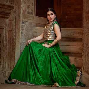 Prêt à Porter Moderne Dentelle Lourde Brodée Col En V Longueur Au Genou 100% Polyester Robe De Mariée Pour Femmes En Gros Nouvelle Arrivée - Product Image 2