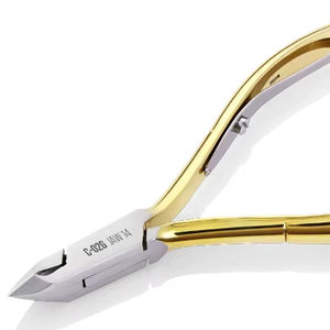 NGHIA C.02G Juego de manicura y pedicura con pinza para cutículas de calidad superior Acabado dorado Acero inoxidable Hecho en Vietnam Producto de exportación - Product Image 1