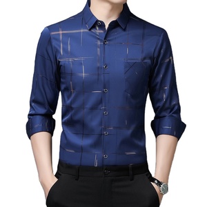 Personnalisé de haute qualité pour hommes Slim Fit rayé anti-rides vêtement teint écologique chemise habillée simple prêtres à manches longues affaires - Product Image 3